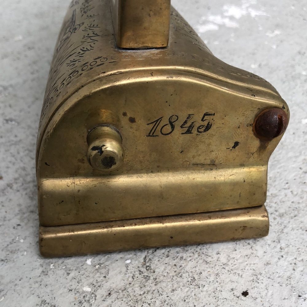 Antique Victorian Slug iron - Picture 5 of 11